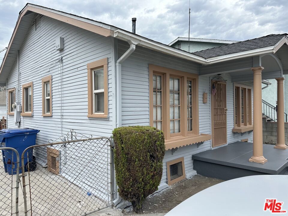 2418 Exposition Place