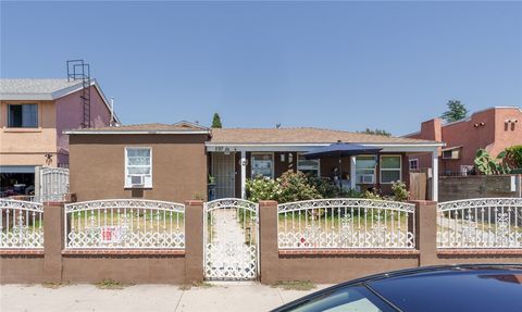 Photo of 520 N Olive St, Anaheim, CA 92805 (MLS # OC26010592)