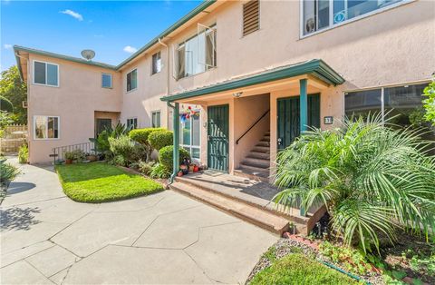 Tiny photo for 1739 E Appleton St #3, Long Beach, CA 90802 (MLS # OC25254724)