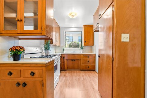 Tiny photo for 1739 E Appleton St #3, Long Beach, CA 90802 (MLS # OC25254724)