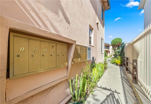 Tiny photo for 1739 E Appleton St #3, Long Beach, CA 90802 (MLS # OC25254724)