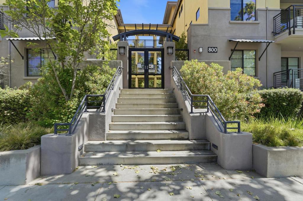 800 N 8th Street