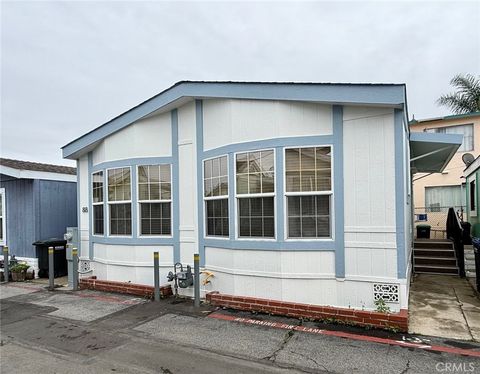 327 W Wilson 88 Costa Mesa CA 92627