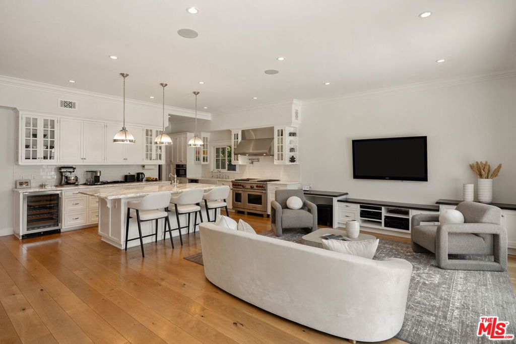 415 Palisades Avenue