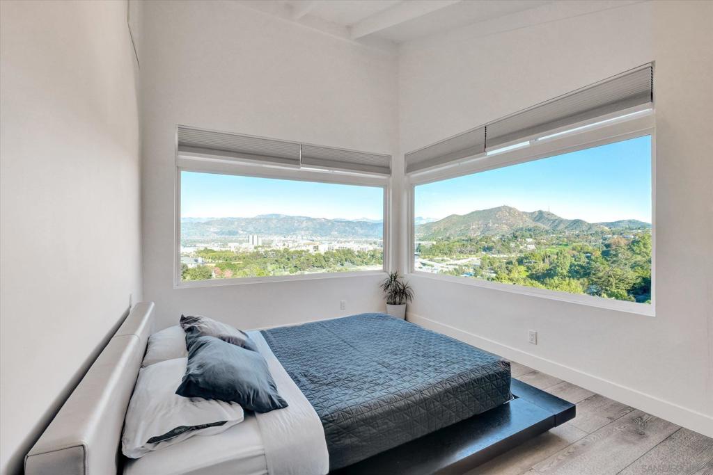 3546 Multiview Drive