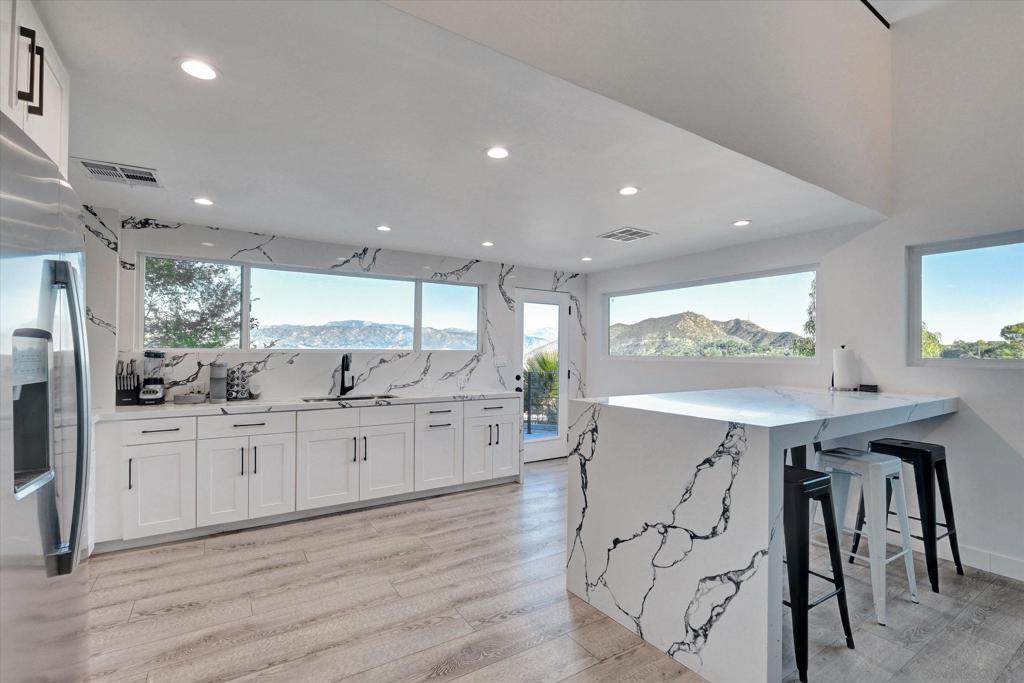 3546 Multiview Drive