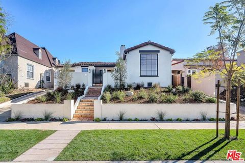 Photo of 920 S Spaulding Avenue, Los Angeles, CA 90036 (MLS # 25628925)