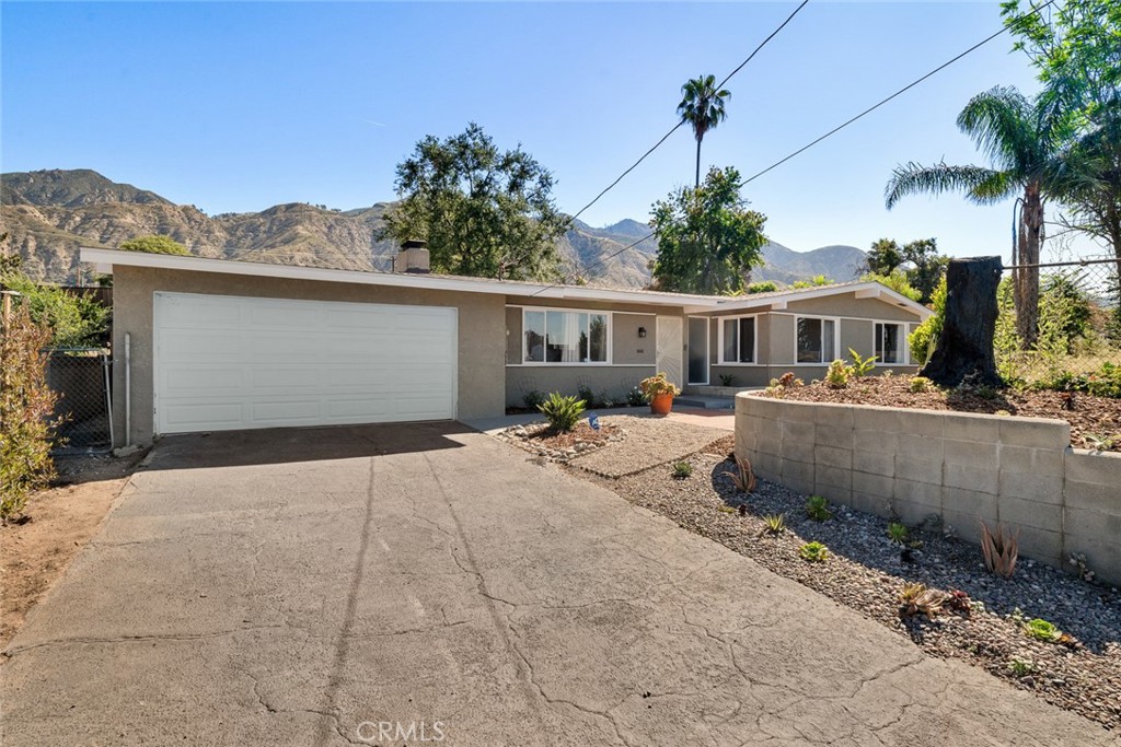 3526 Loma View
