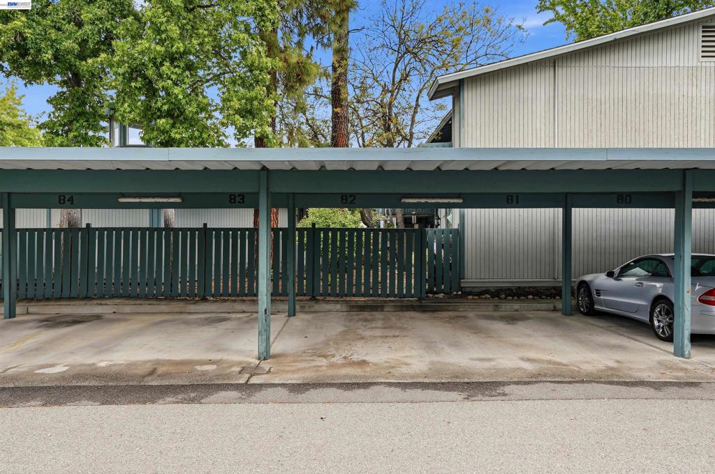 1036 Oak Grove Rd 81