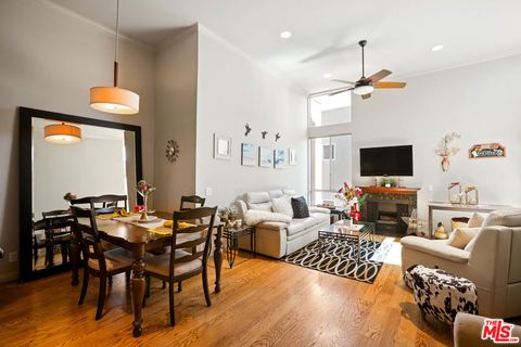 Photo of 1425 N Detroit Street #405, Los Angeles, CA 90046 (MLS # 25590245) Photo of 1425 N Detroit Street #405, Los Angeles, CA 90046 (MLS # 25590245)