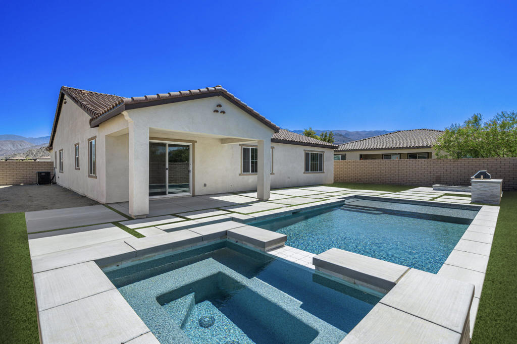58229 Coral View Way