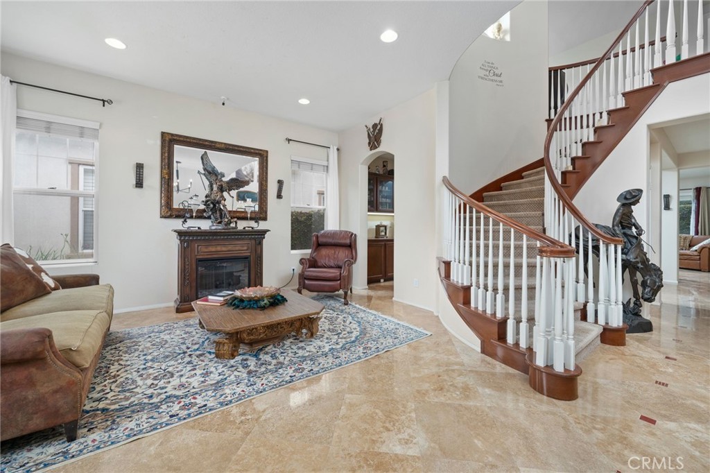 2712 Ashwood