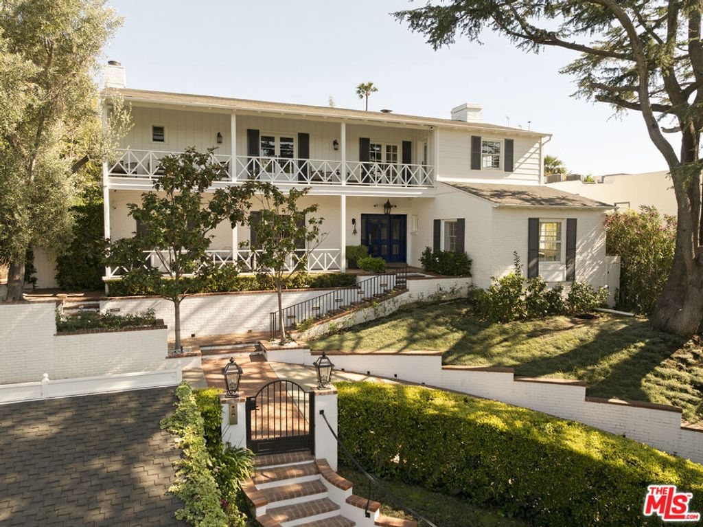 Photo of 10428 Wyton Drive, Los Angeles, CA 90024 (MLS # 26674465)