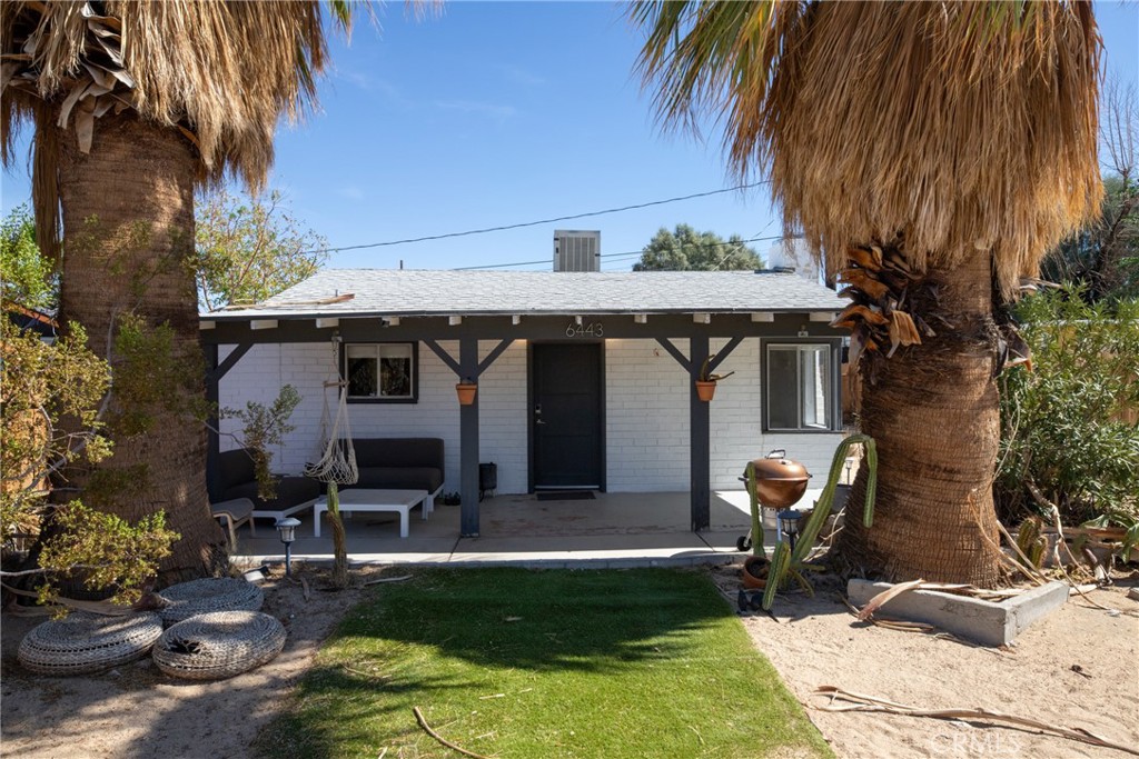 6443 Valley View Street