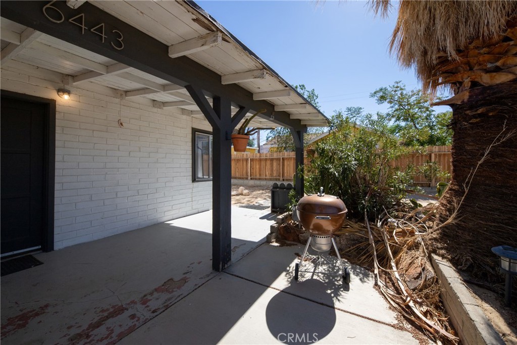 6443 Valley View Street
