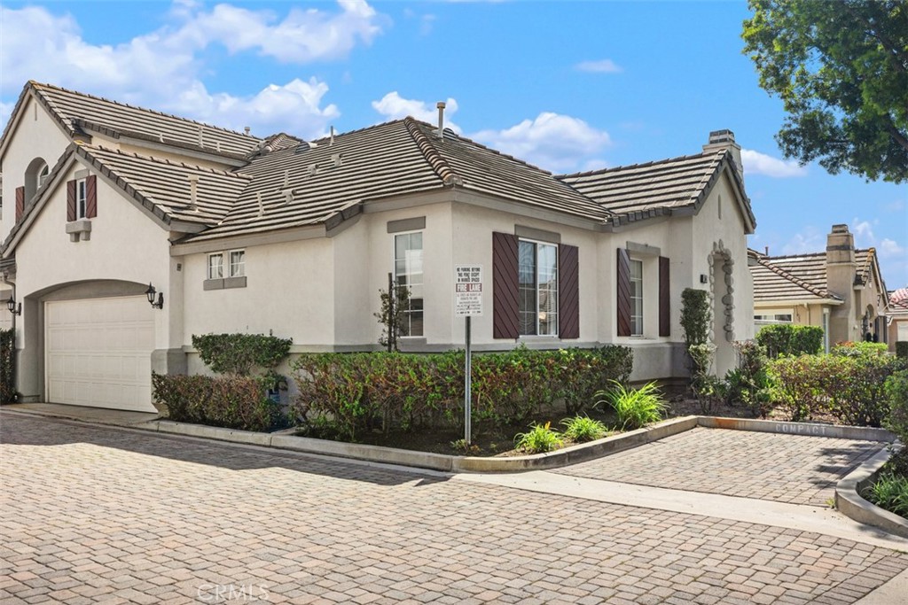 104 Seacountry Lane