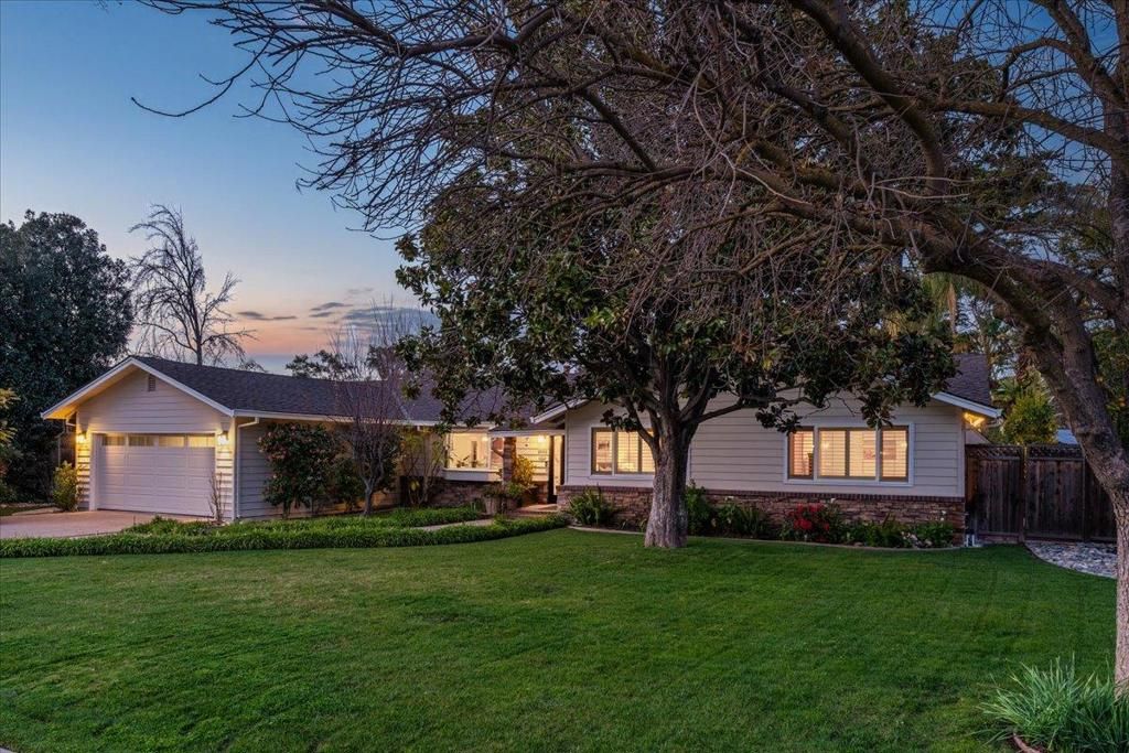 Photo of 19095 Saratoga Glen Place, Saratoga, CA 95070 (MLS # ML82025028)