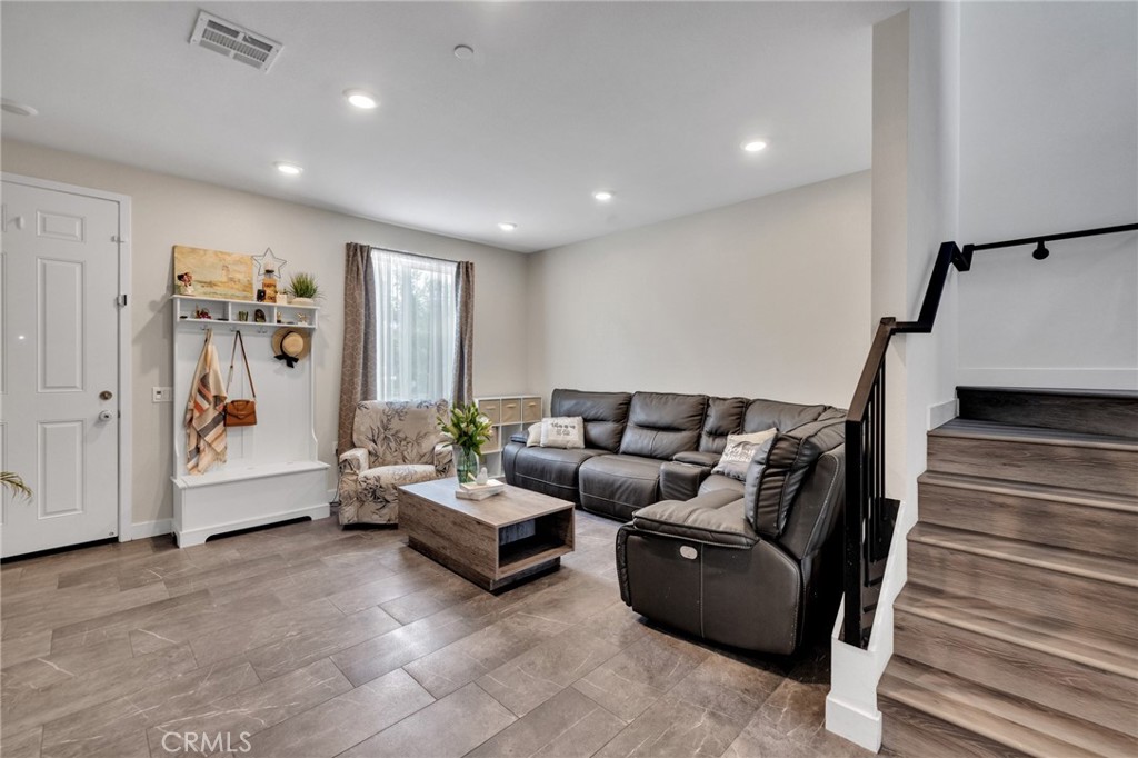 13120 Dart Street E