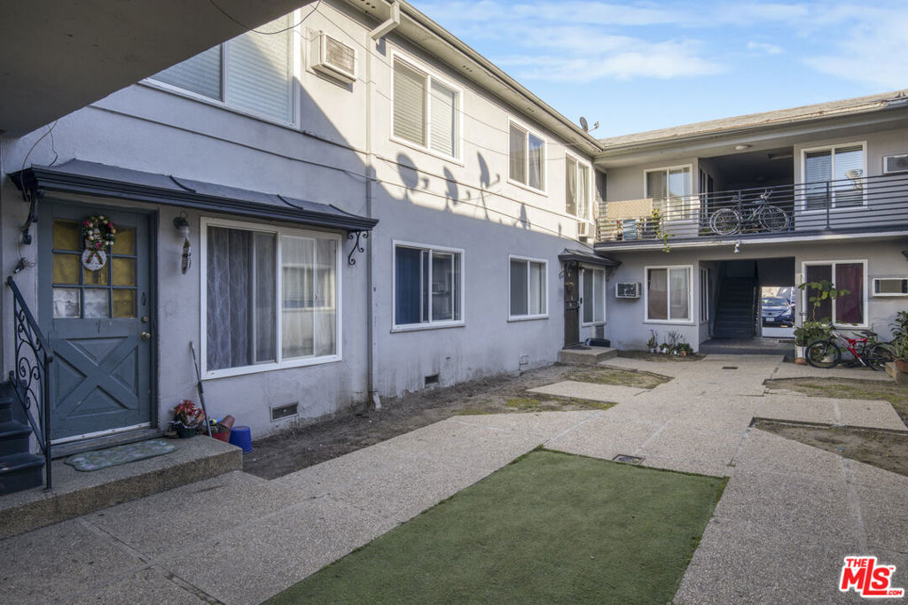 730 Crenshaw Boulevard