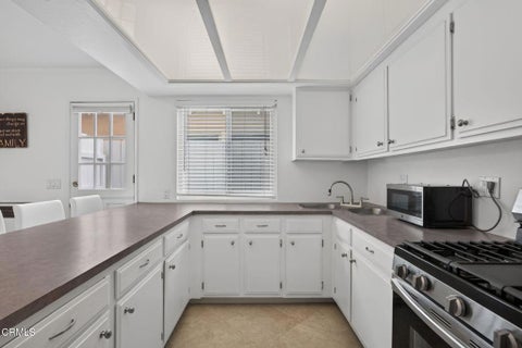 Tiny photo for 141 Pasadena Avenue, Oxnard, CA 93035 (MLS # V1-37536)