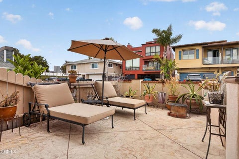 Tiny photo for 141 Pasadena Avenue, Oxnard, CA 93035 (MLS # V1-37536)