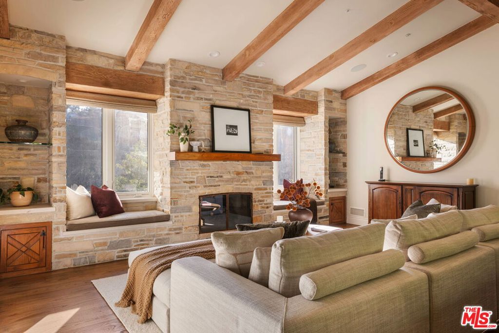 13341 Mulholland Drive