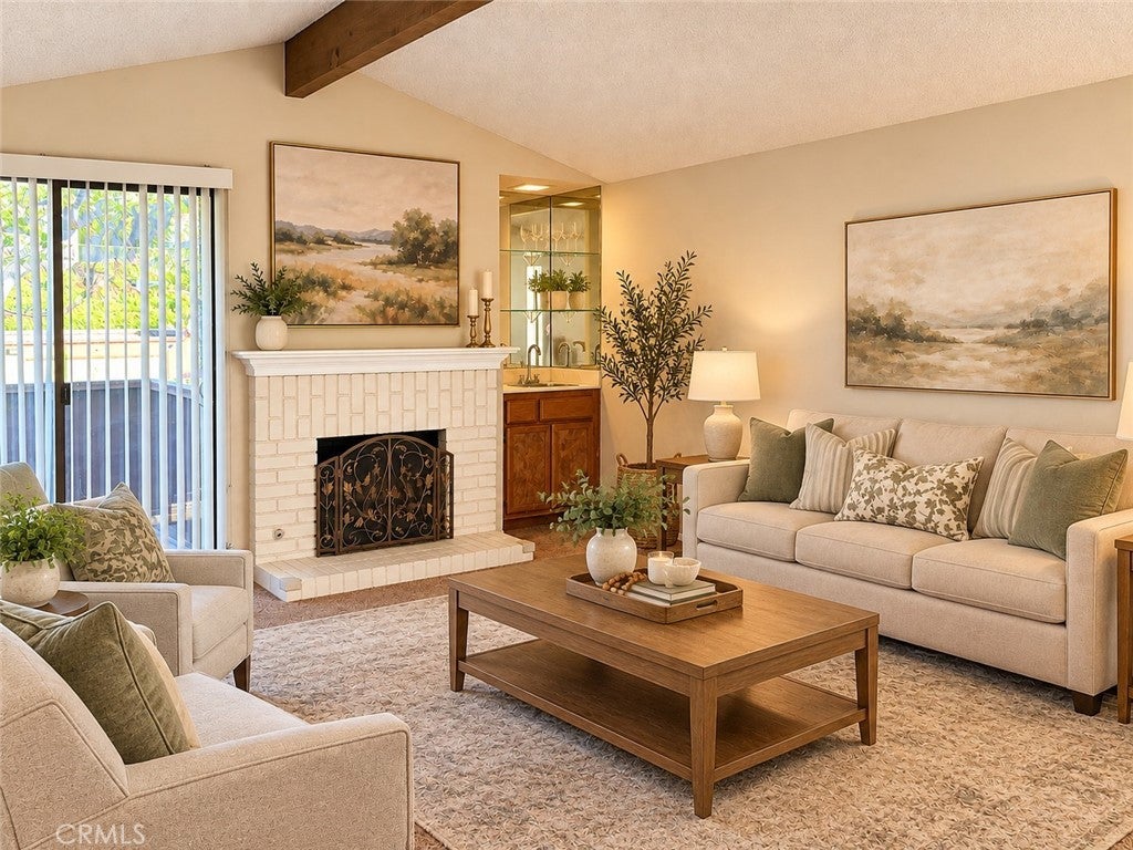 600 N Brea Boulevard 44