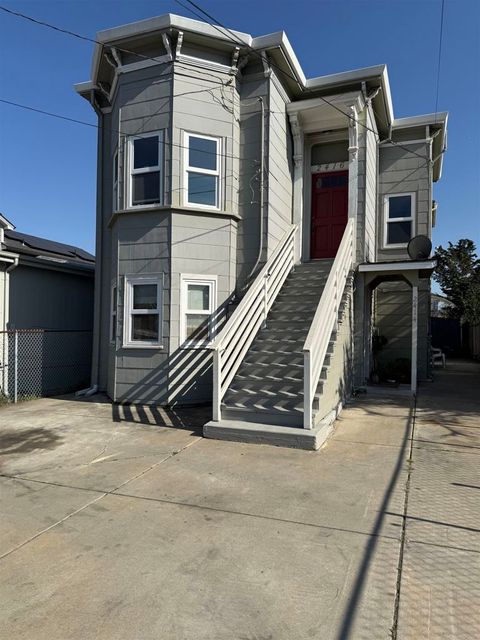 Photo of 2416 2414 Linden Street St, Oakland, CA 94607 (MLS # 41122874)