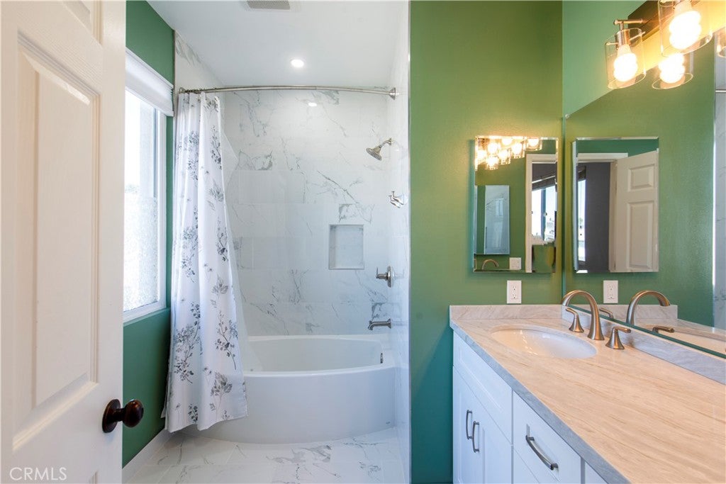 1448 N Fair Oaks Ave Unit 107