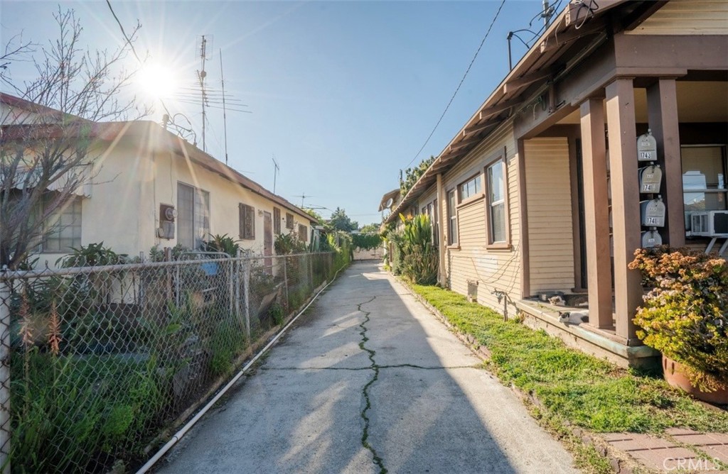 1741 S S New England