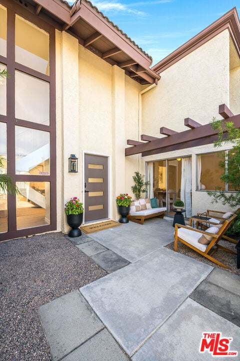 5562 E Vista Del Rio