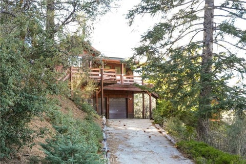 Photo of 1709 Linden Drive, Pine Mountain Club, CA 93222 (MLS # GD26108508)