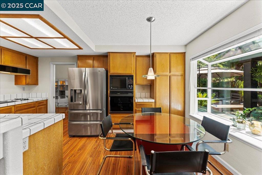 CARRIAGE HILLS - Residential