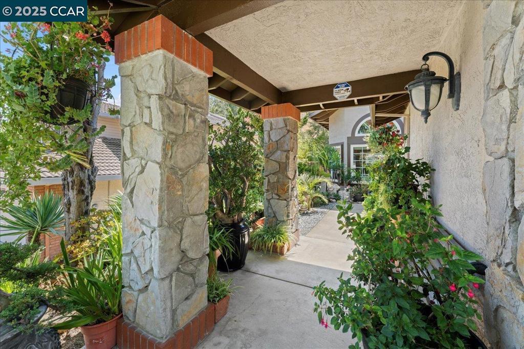 CARRIAGE HILLS - Residential