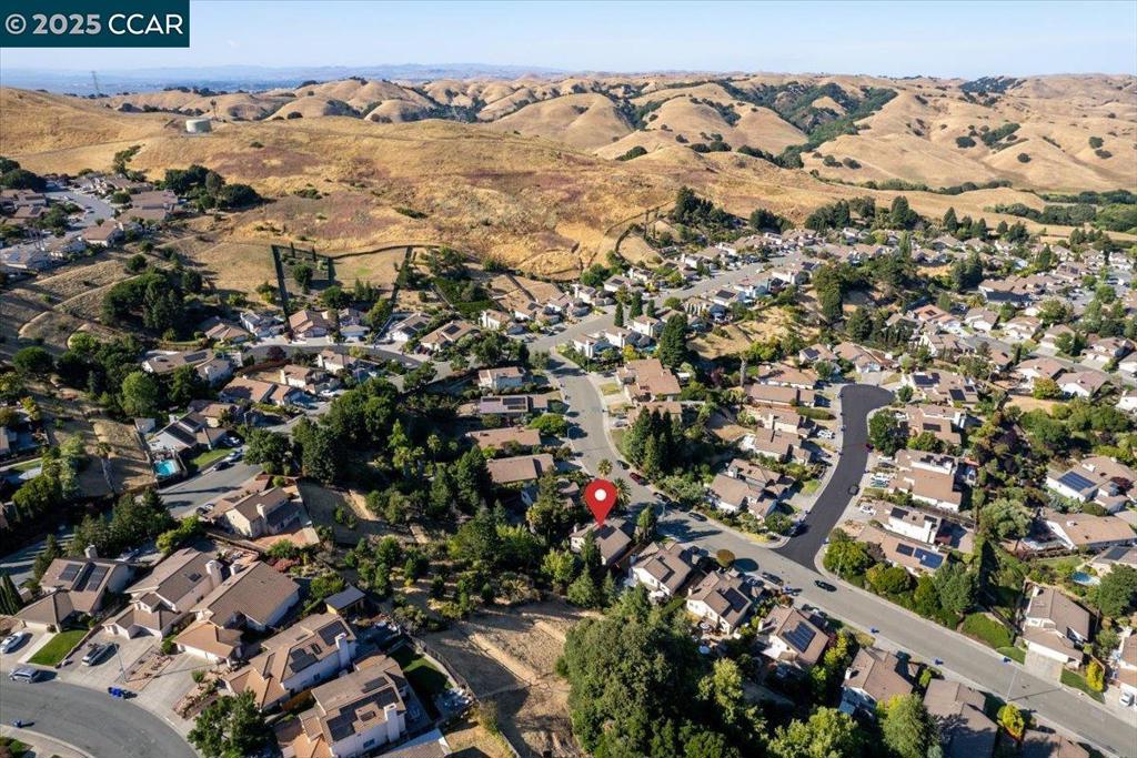 CARRIAGE HILLS - Residential