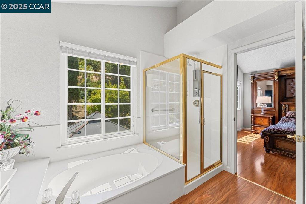 CARRIAGE HILLS - Residential