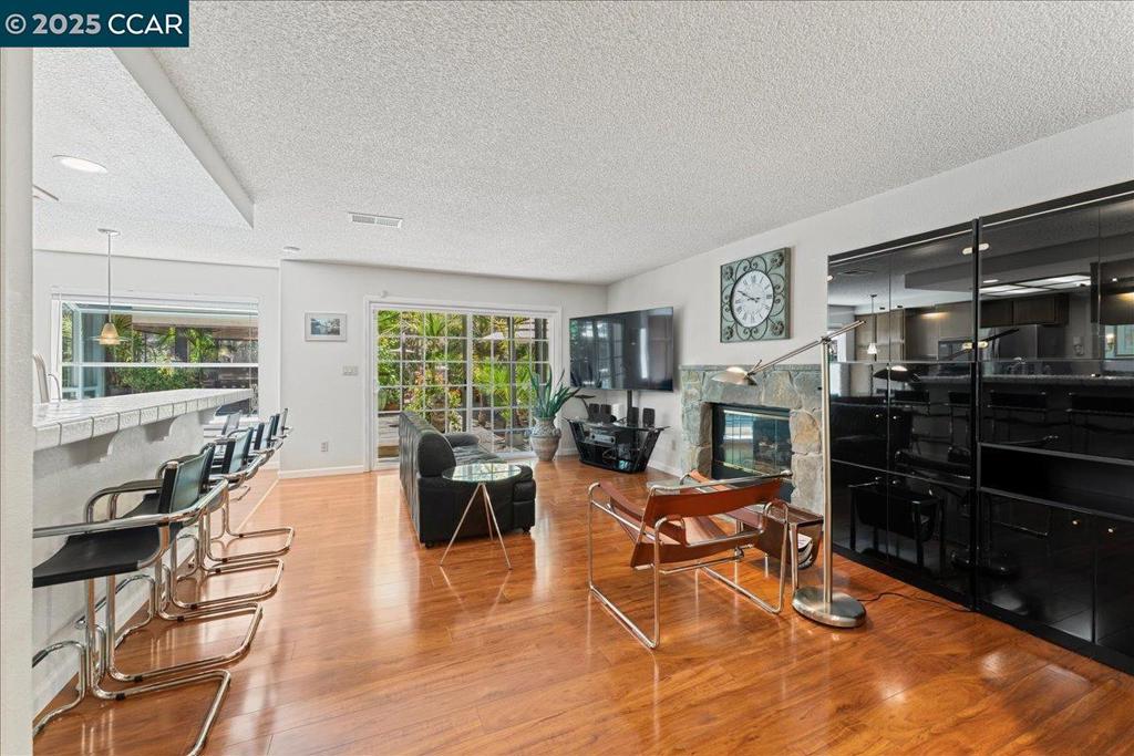 CARRIAGE HILLS - Residential