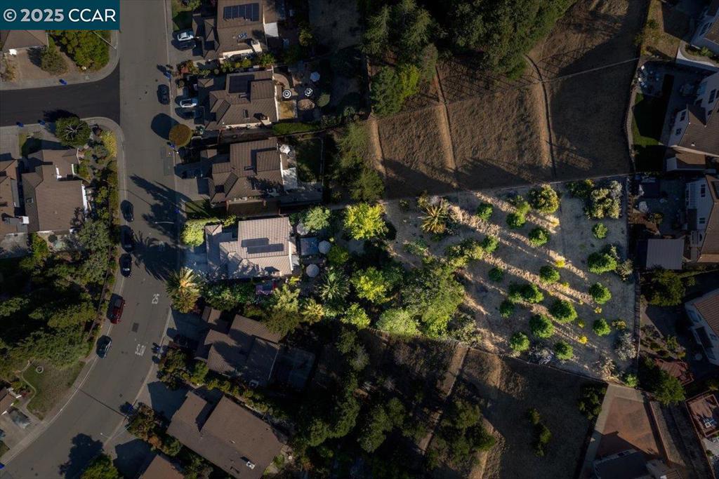 CARRIAGE HILLS - Residential