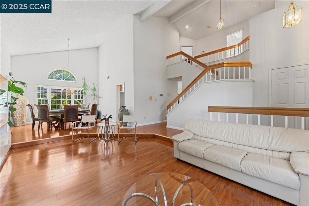 CARRIAGE HILLS - Residential