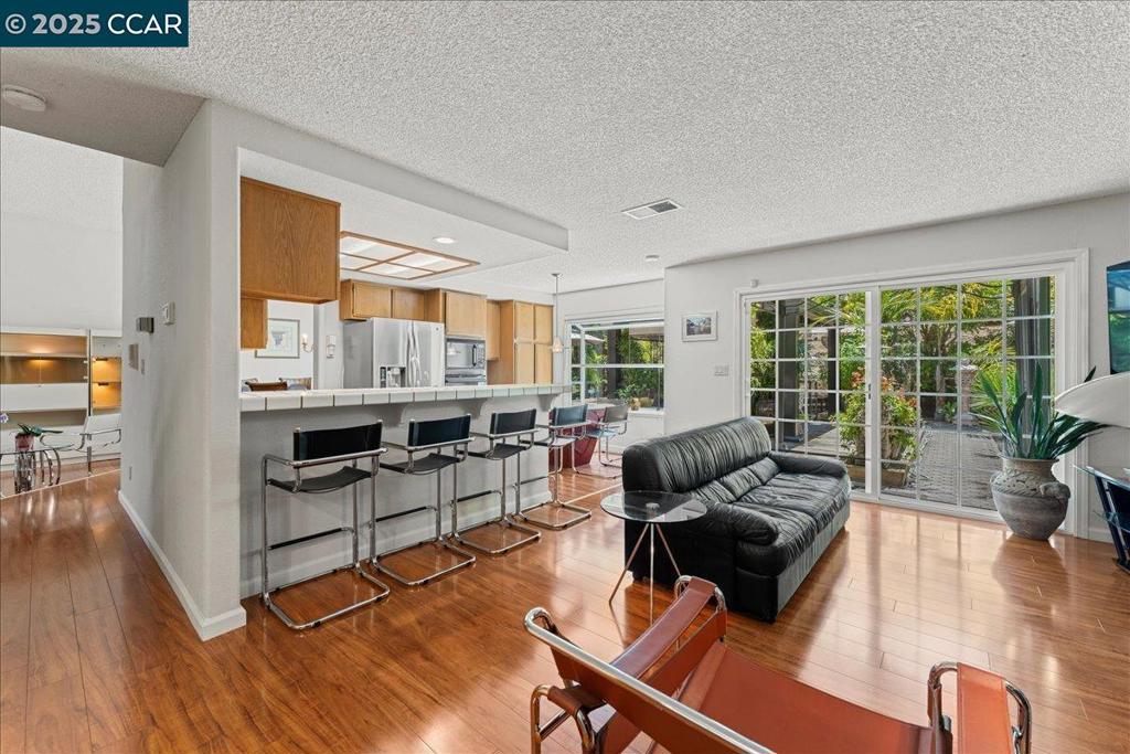 CARRIAGE HILLS - Residential