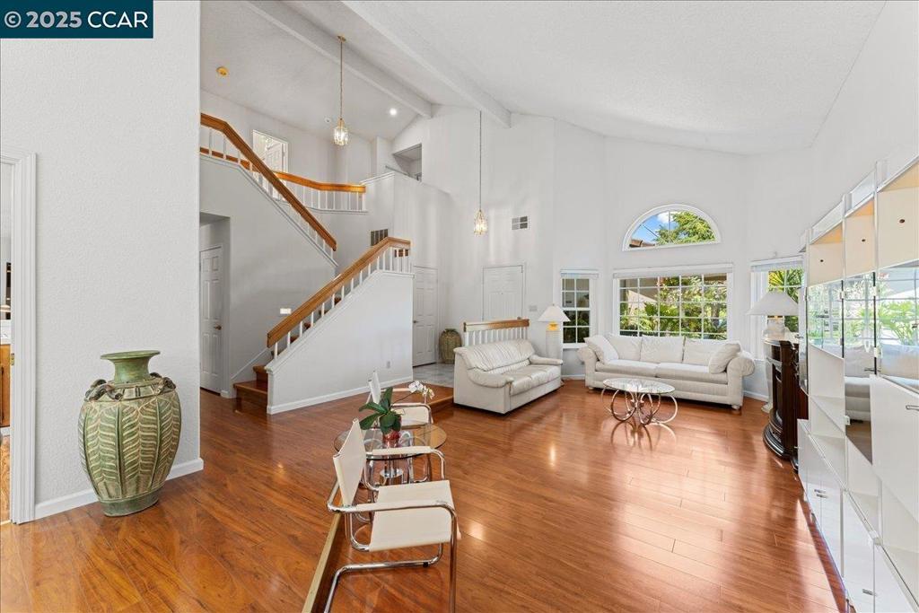 CARRIAGE HILLS - Residential