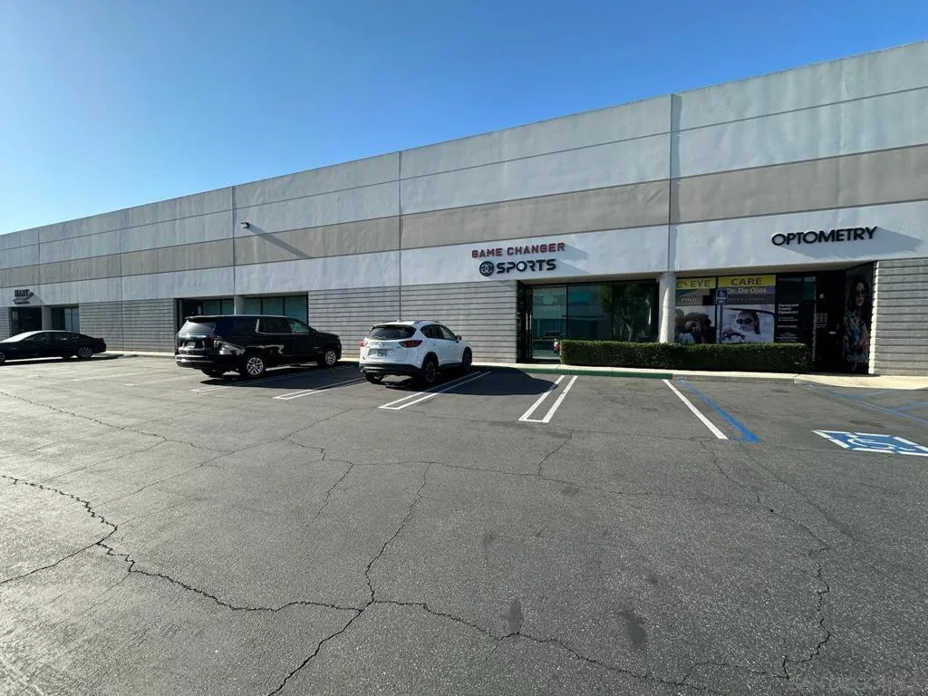 Paramount, California 90723, United States, ,Commercial,Active,184357