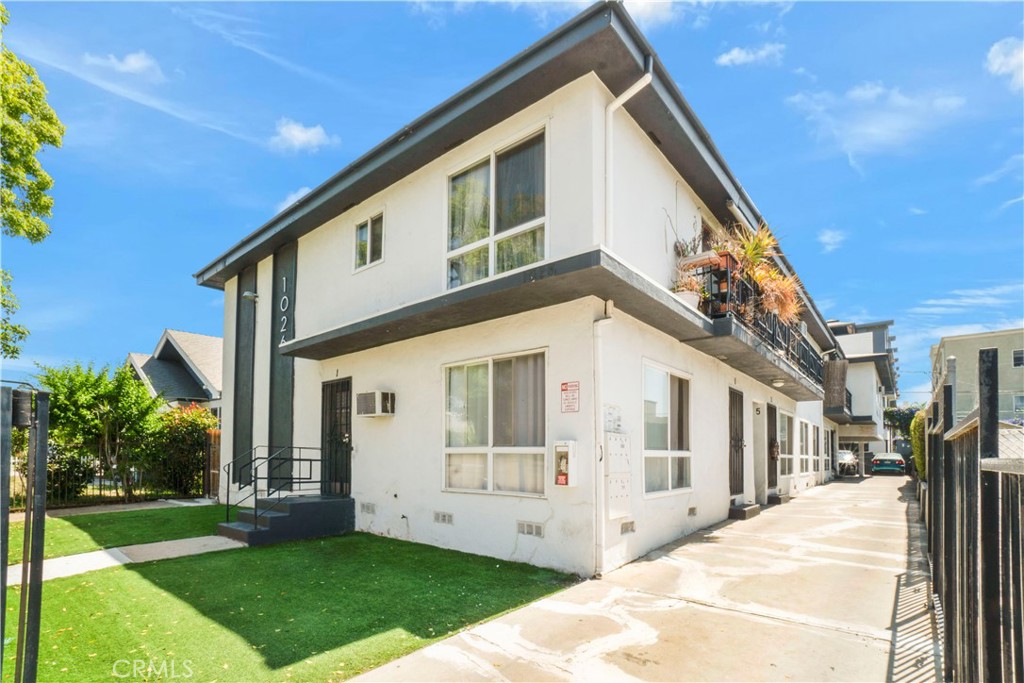 1026 N Hudson