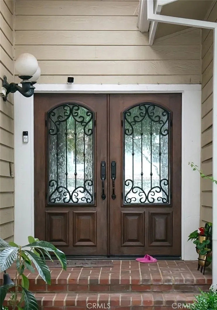 287 Goldenwood Circle