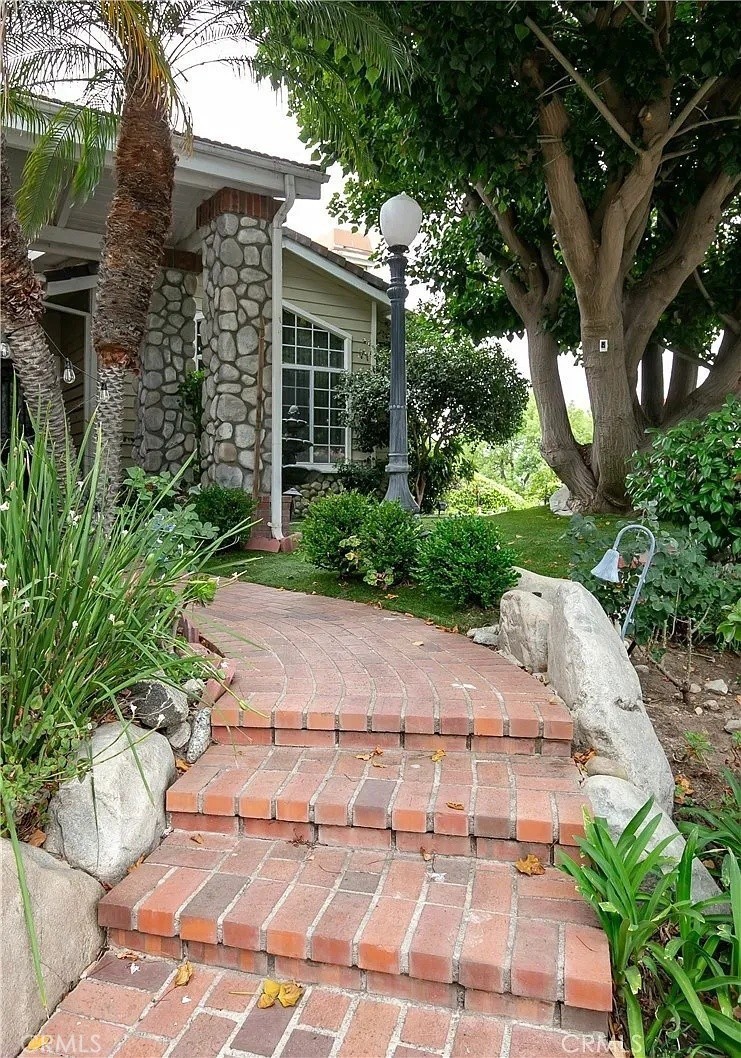 287 Goldenwood Circle