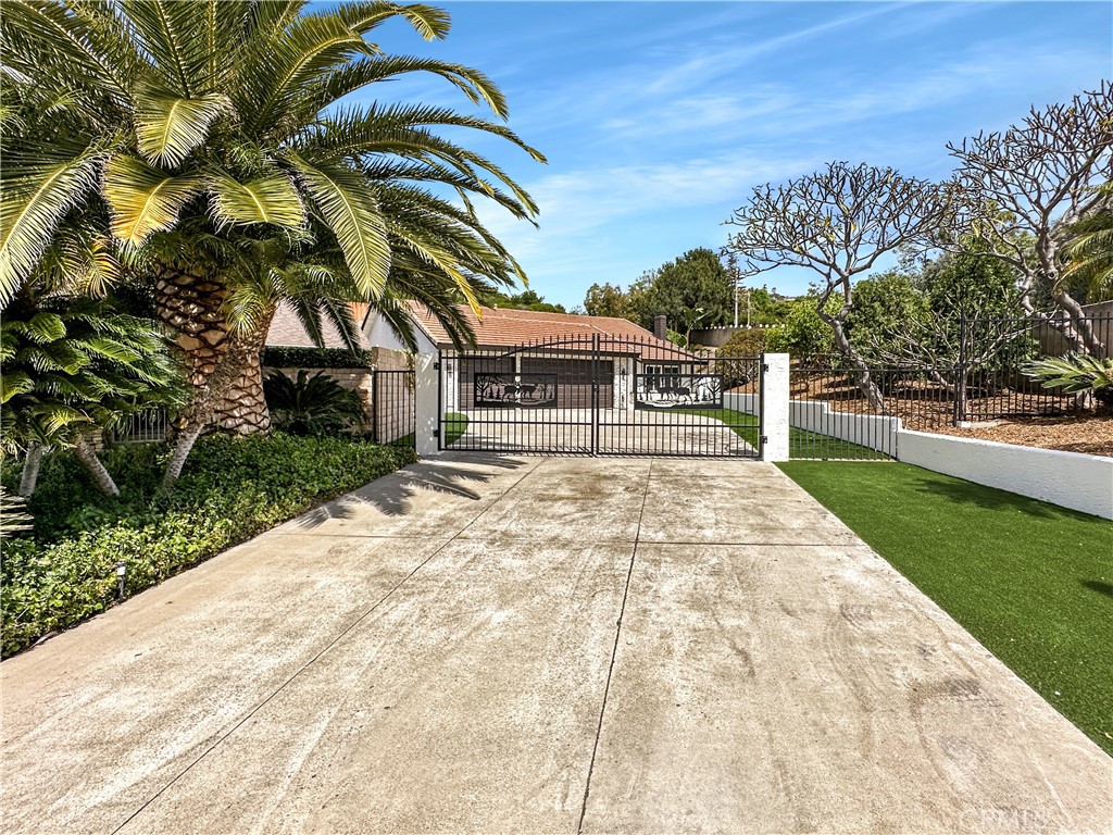 5519 E Avenida Palmar