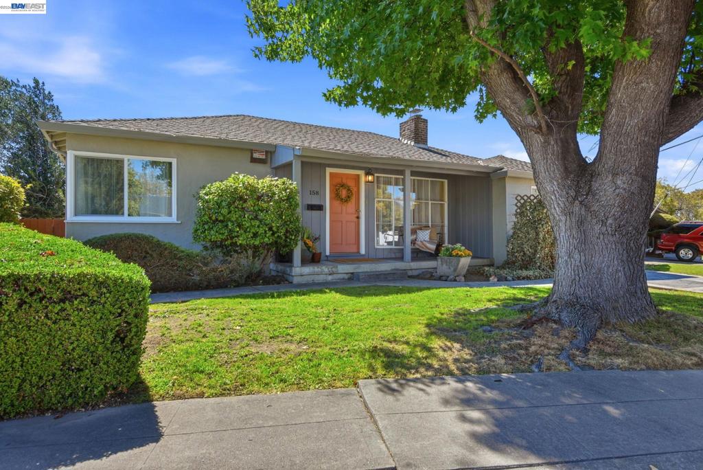 Photo of 158 Via Bolsa, San Lorenzo, CA 94580 (MLS # 41147916)