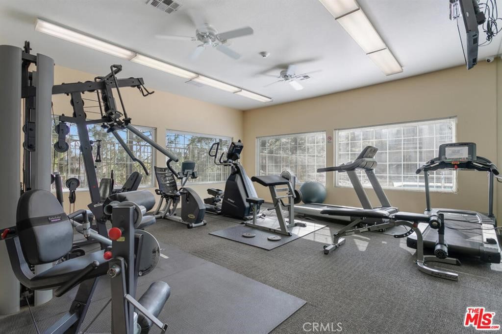 Oak Park (867) - Residential Lease