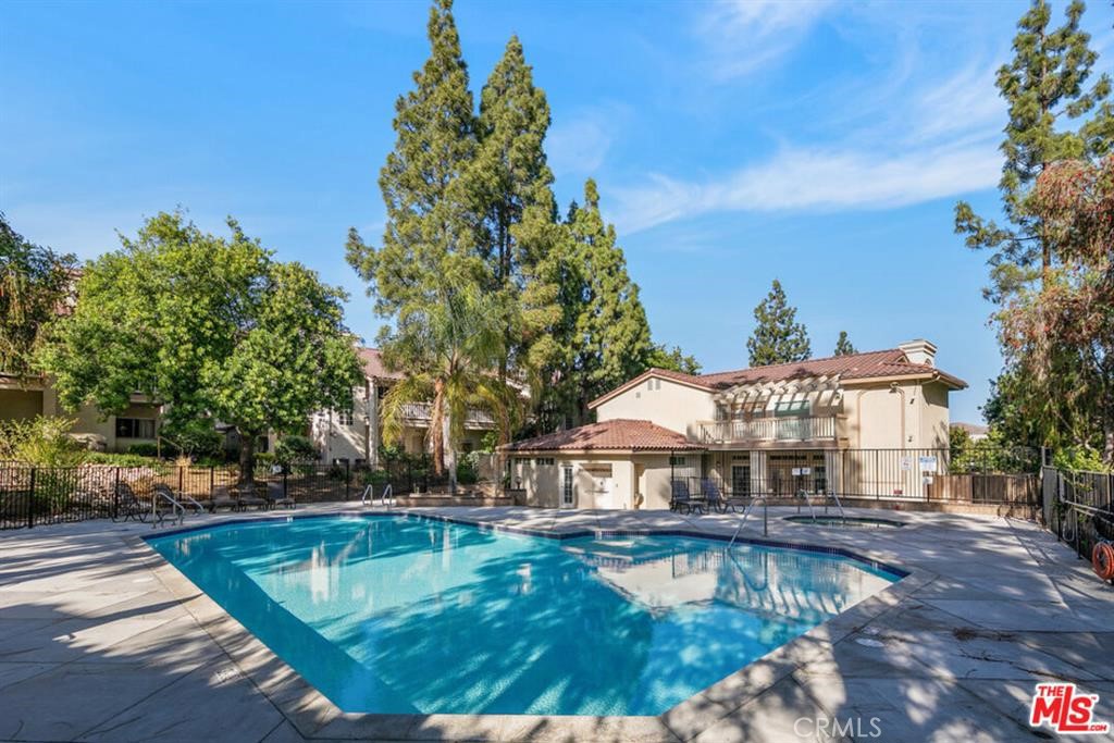 Oak Park (867) - Residential Lease