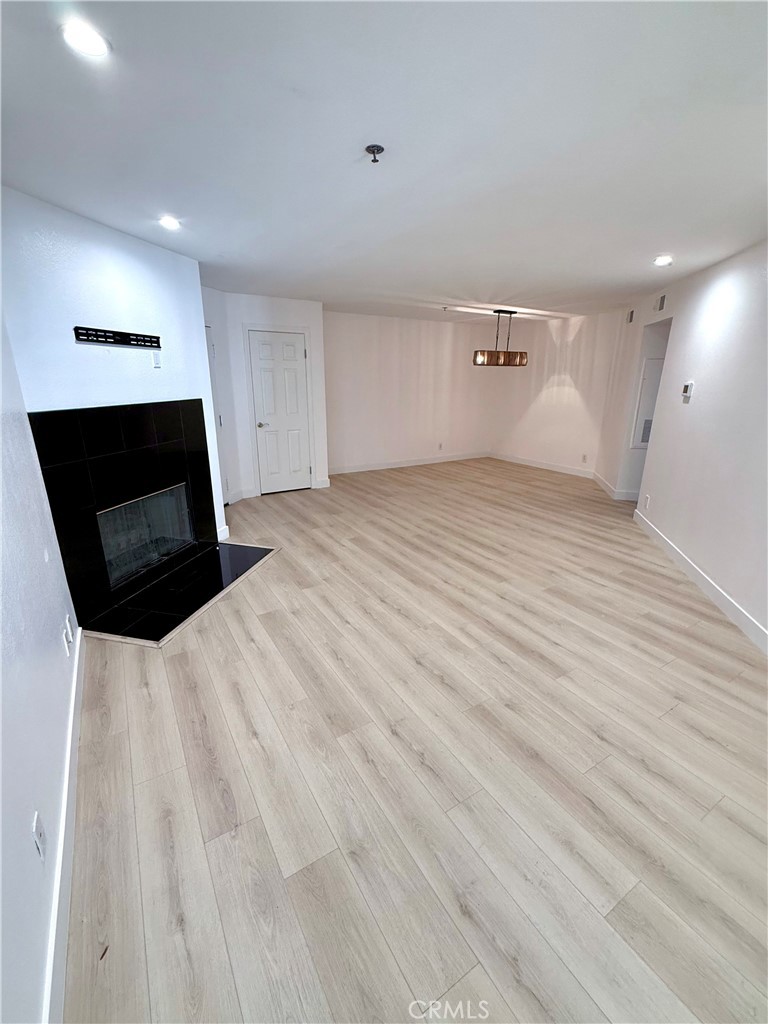 Oak Park (867) - Residential Lease